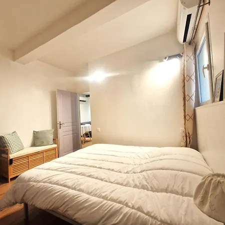 Escala Apartament *
